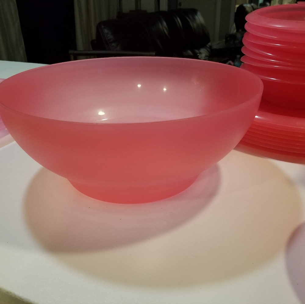 Pink Party Tableware Set - Picture 4 of 5